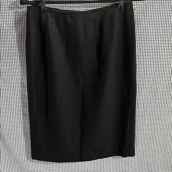 Kasper Crepe Black Skirt - Picture 1 of 4